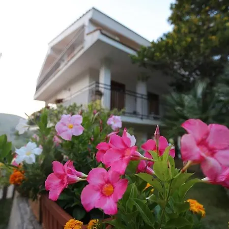 Апартаменты Exclusive With Pool Near