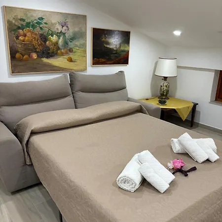 Exclusive With Pool Near *