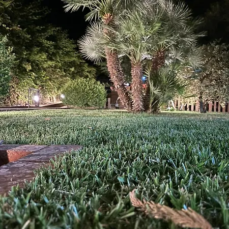 Exclusive With Pool Near Монреале