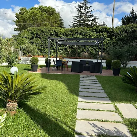 Exclusive With Pool Near * Монреале