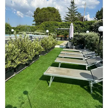 Апартаменты Exclusive With Pool Near Монреале