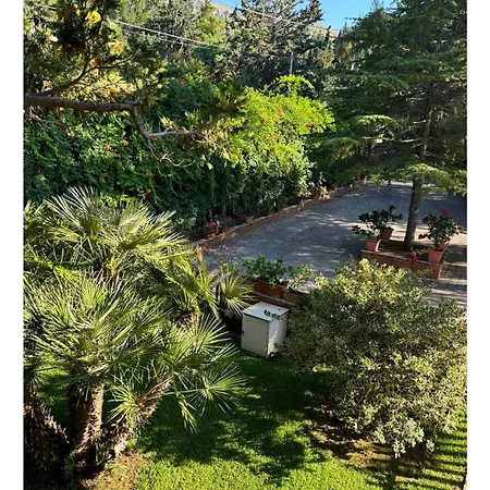 Exclusive With Pool Near Апартаменты